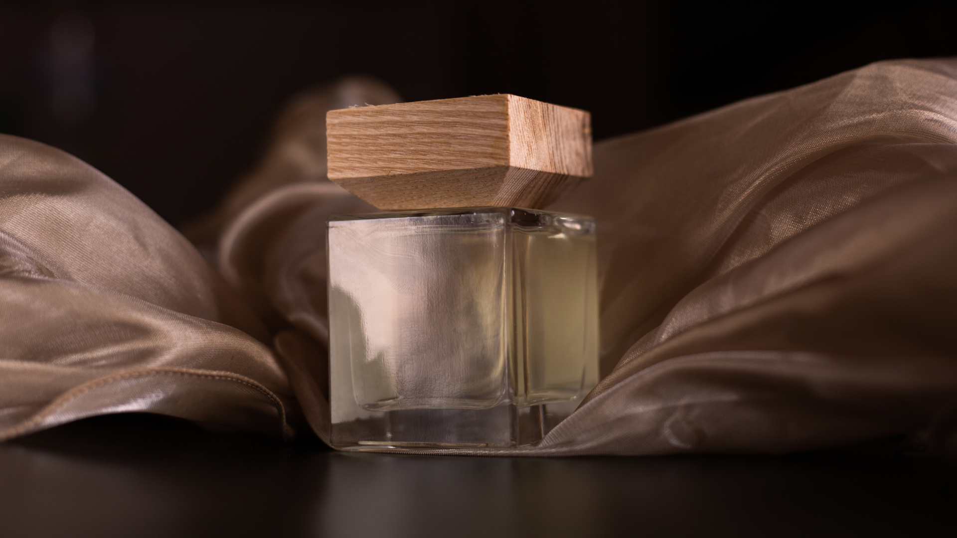 Luxury Fragrances at Aabak Al Sahraa